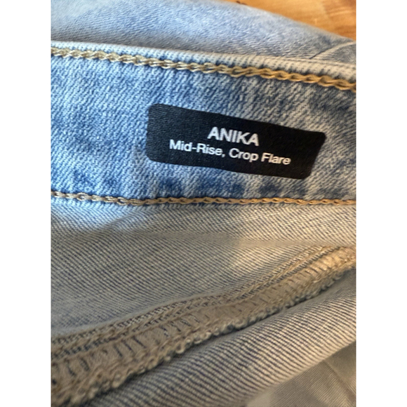 Mavi Anika Jeans Mid Rise Crop Flare Womens Size 30 27 Raw Hem Fade NWT - Picture 6 of 10